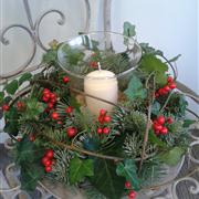  Festive Candle Wreath Arrangement